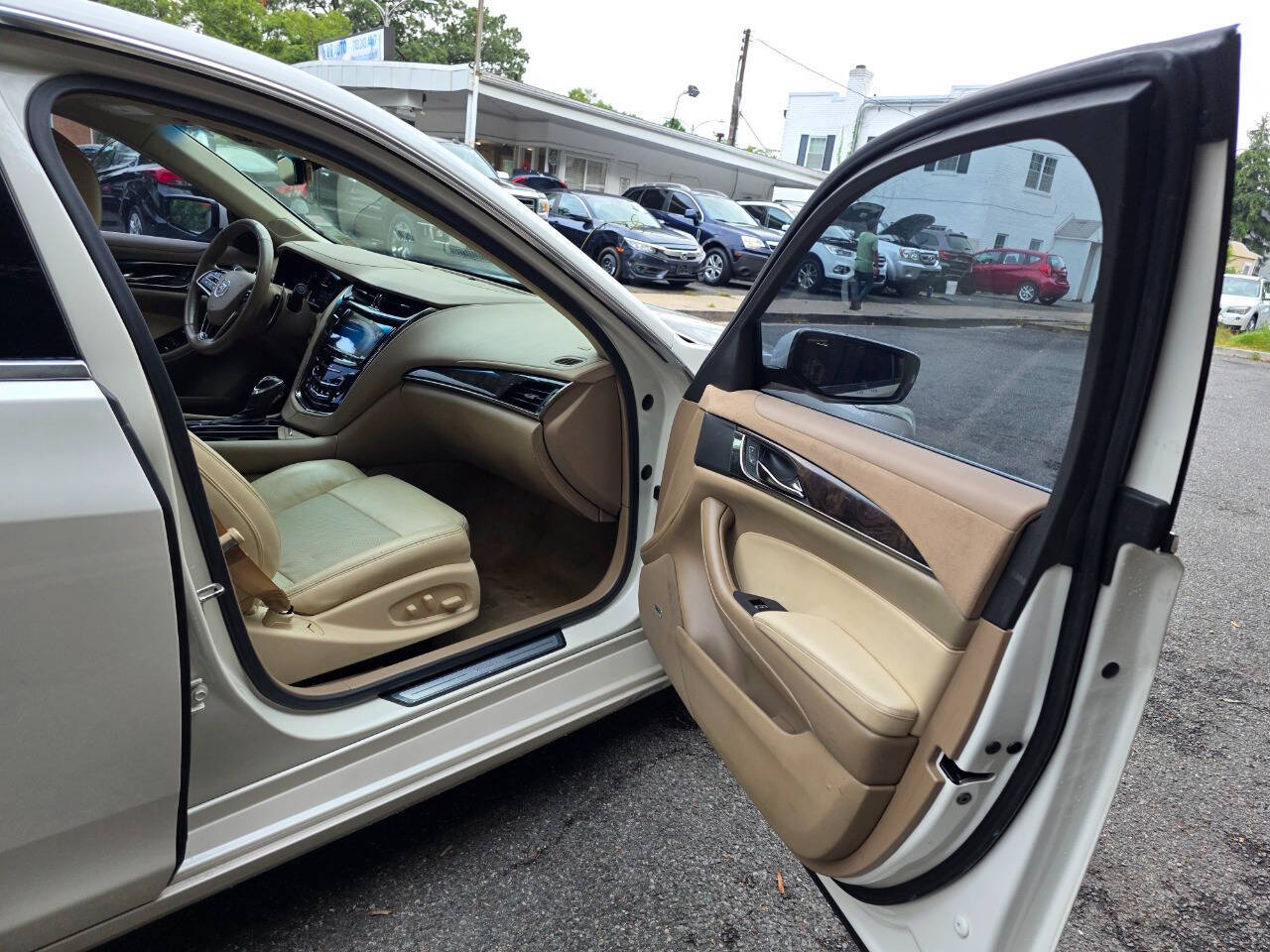 2014 Cadillac CTS Luxury Image 15 of 22