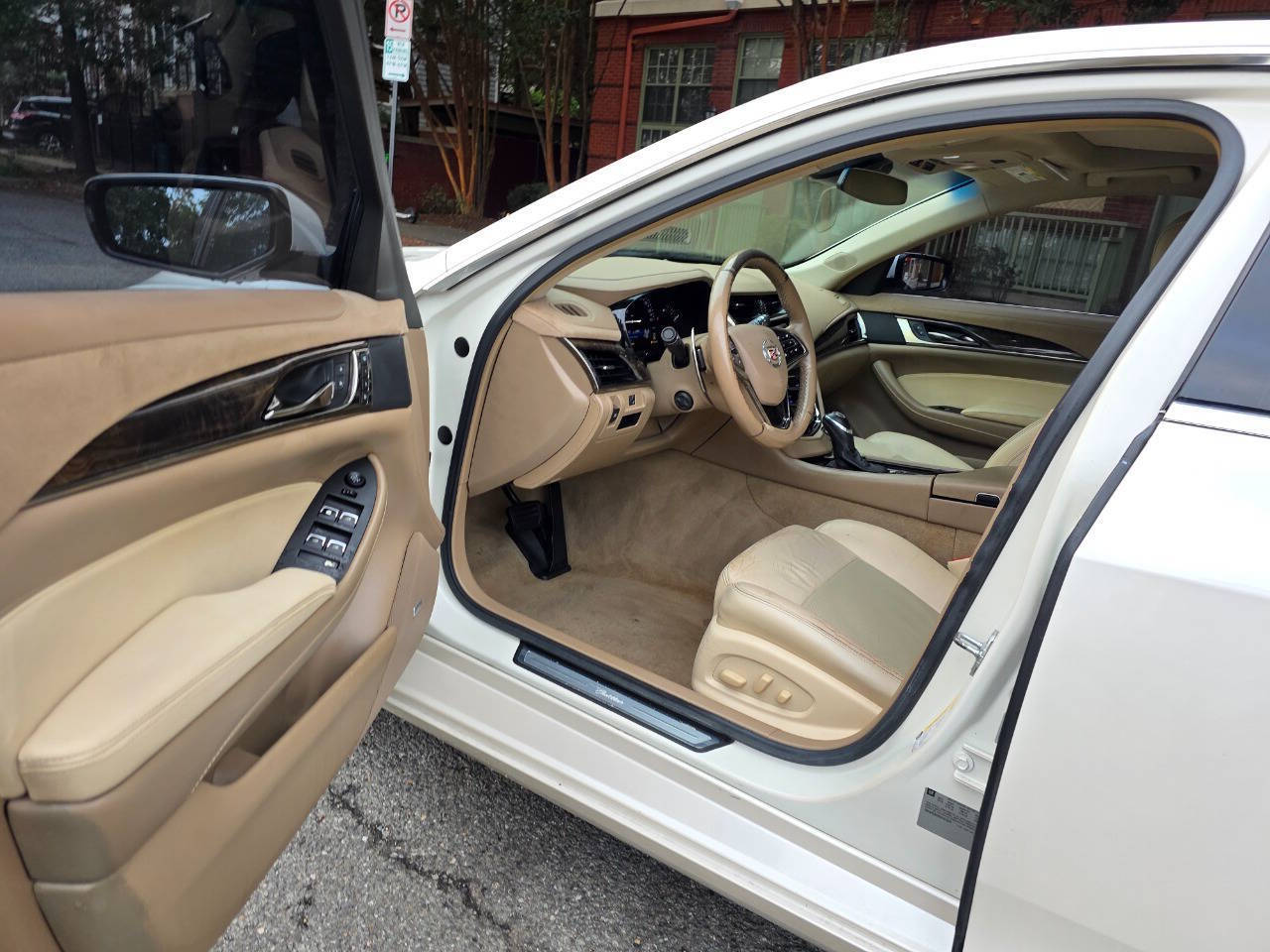 2014 Cadillac CTS Luxury Image 14 of 22