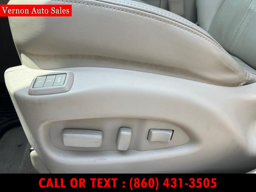 Vehicle image 10 of 34