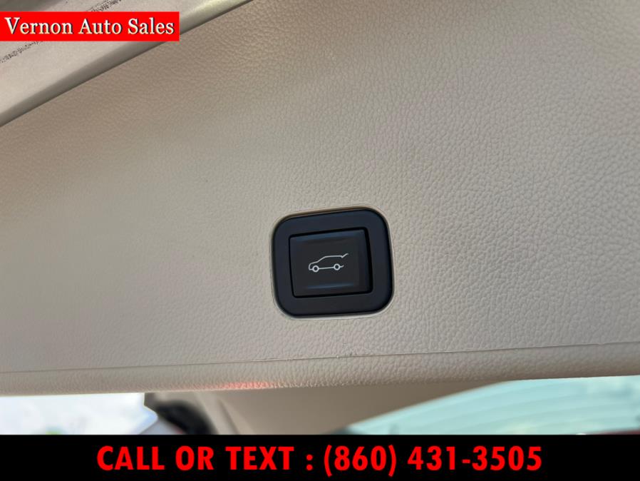 Vehicle image 17 of 34