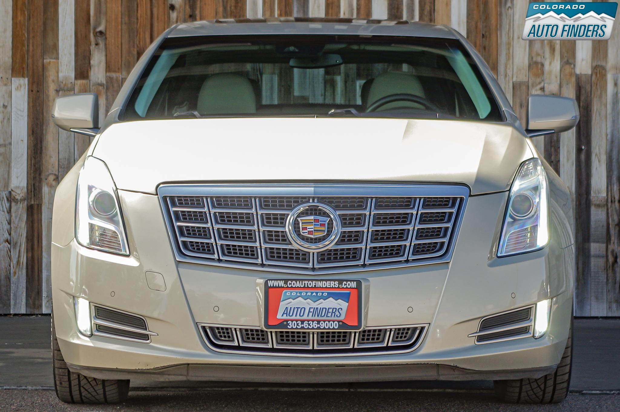 2014 Cadillac XTS Luxury Image 2 of 26