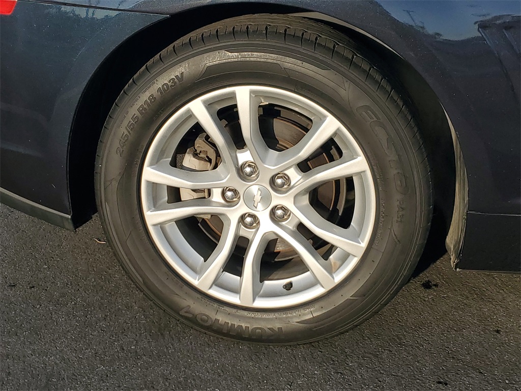 2014 Chevrolet Camaro LS Image 7 of 23