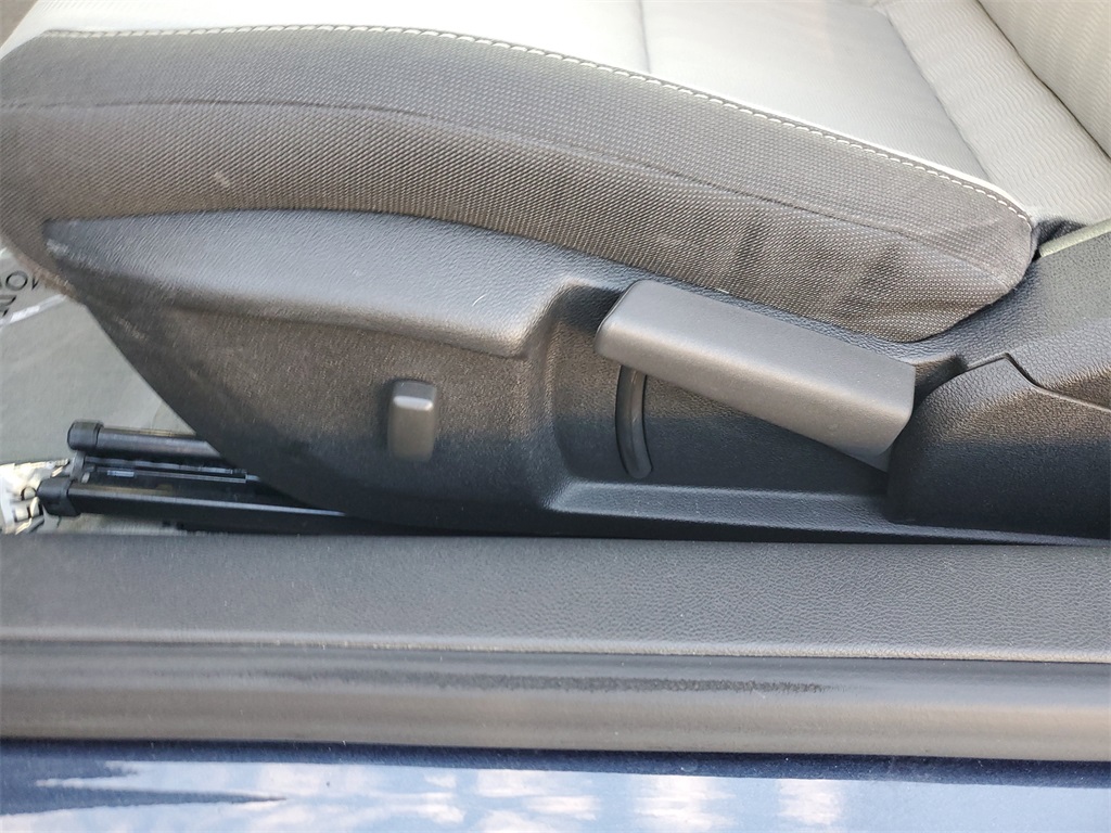 2014 Chevrolet Camaro LS Image 19 of 23