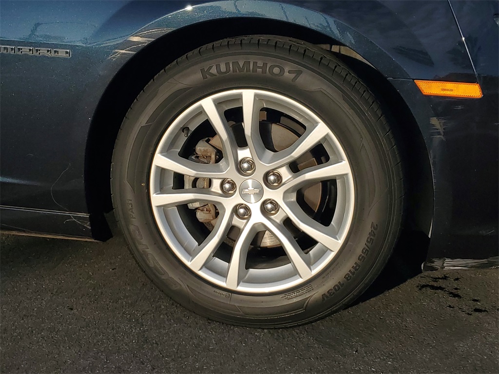 2014 Chevrolet Camaro LS Image 6 of 23