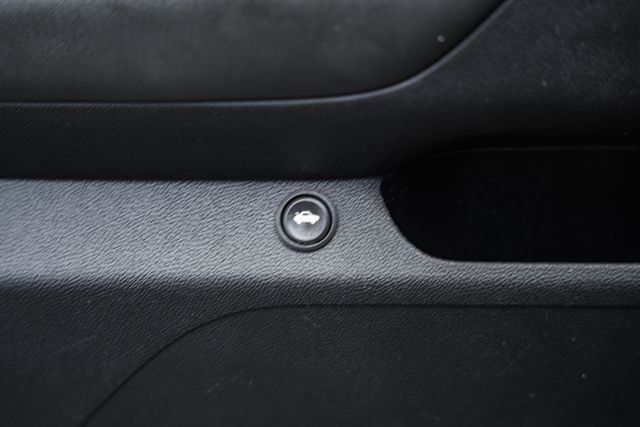 Vehicle image 35 of 37