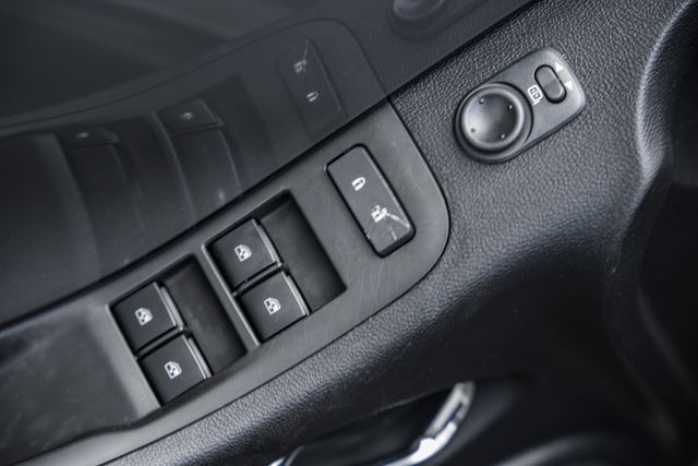 Vehicle image 23 of 37