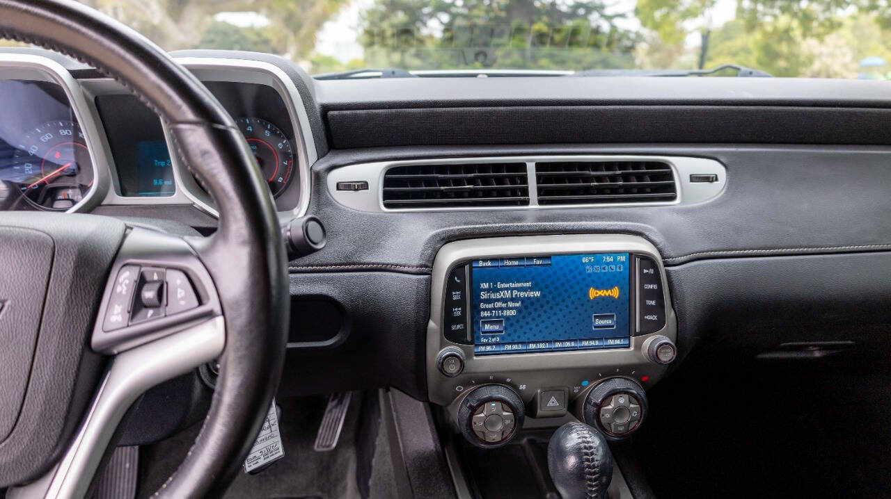 Vehicle image 21 of 24
