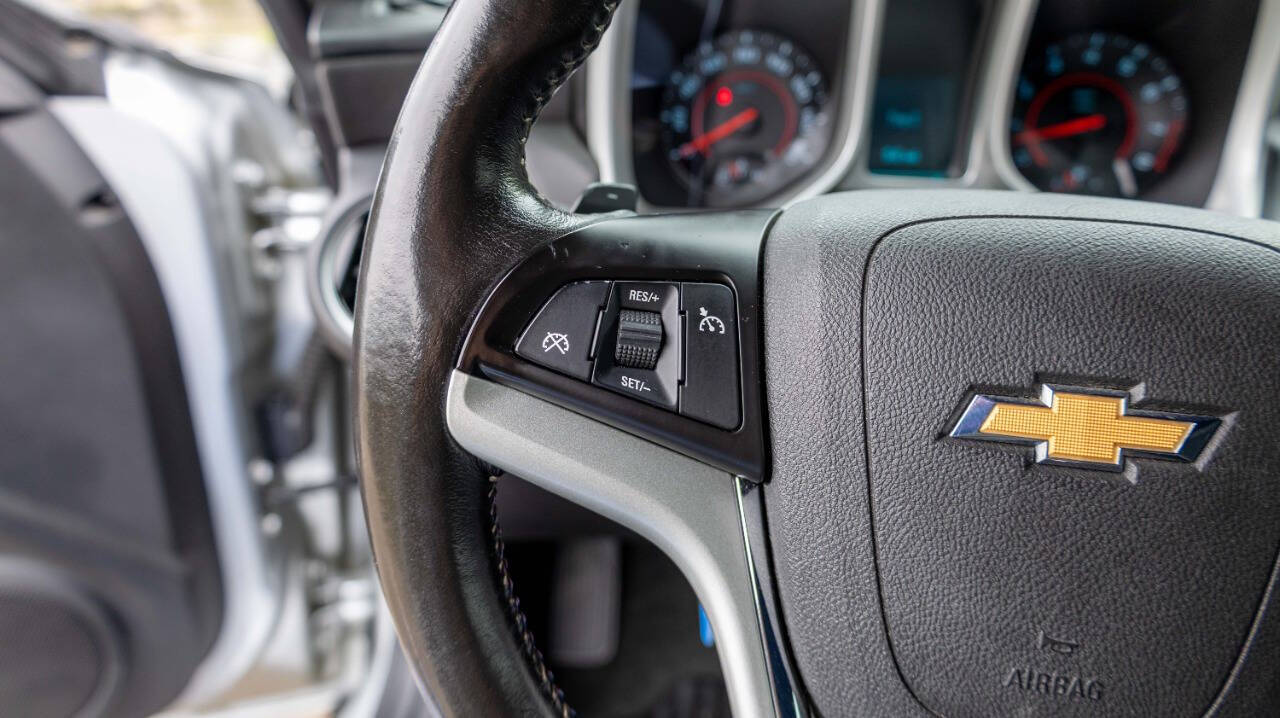 Vehicle image 17 of 24