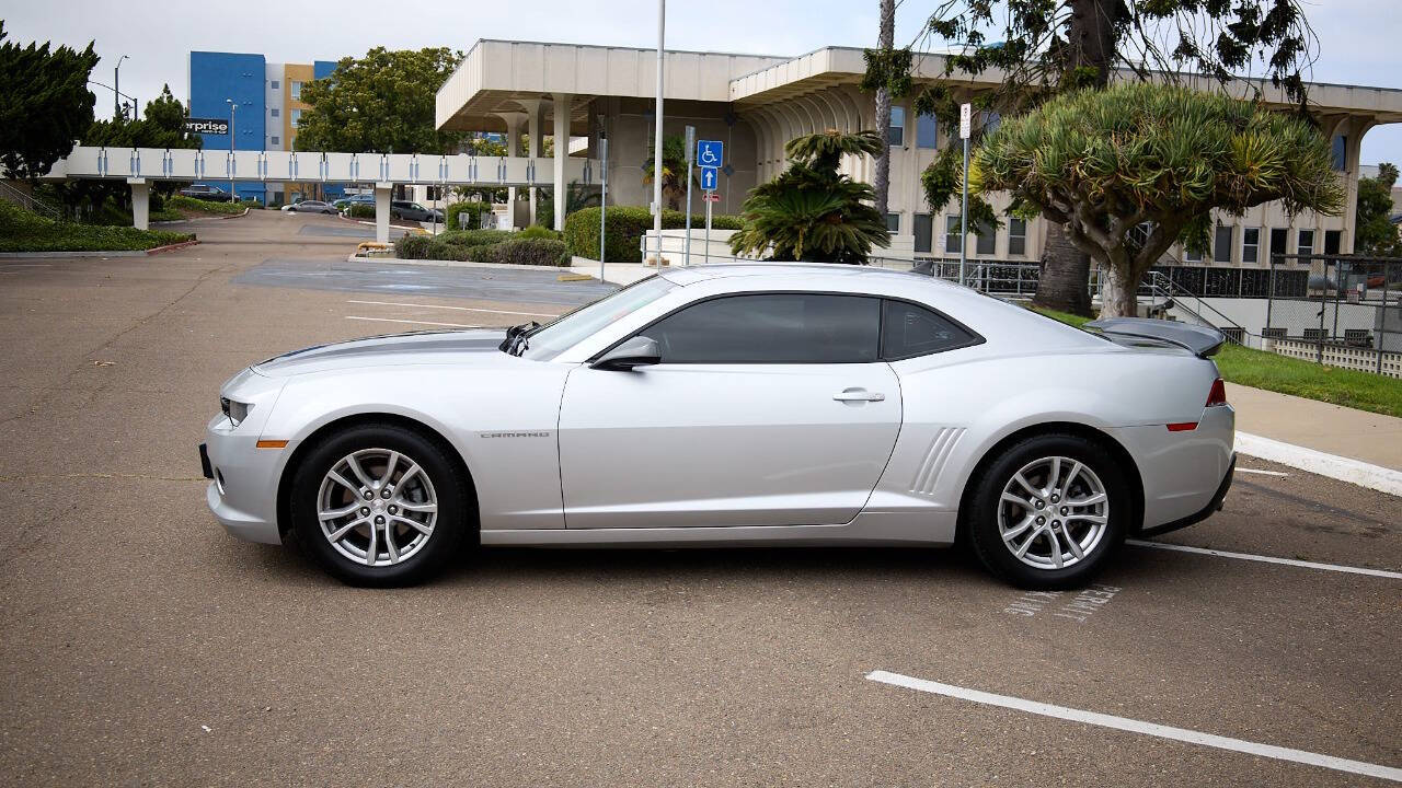 Vehicle image 10 of 24