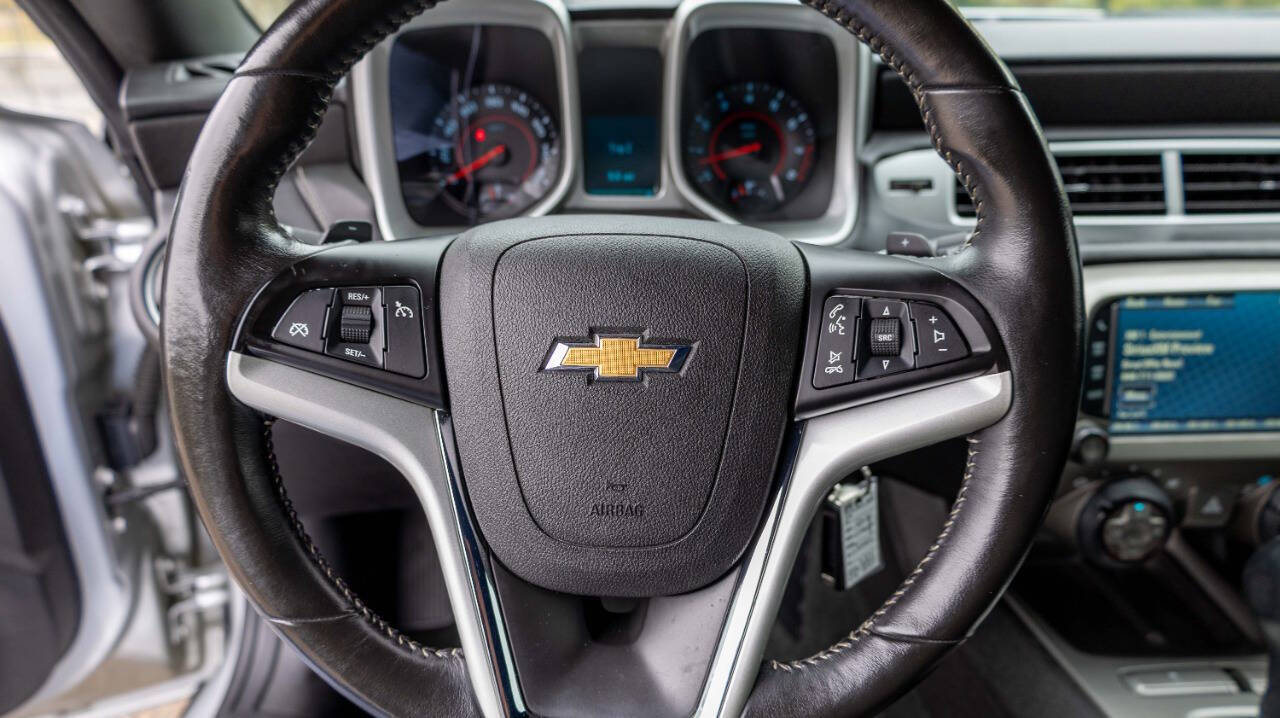 Vehicle image 15 of 24