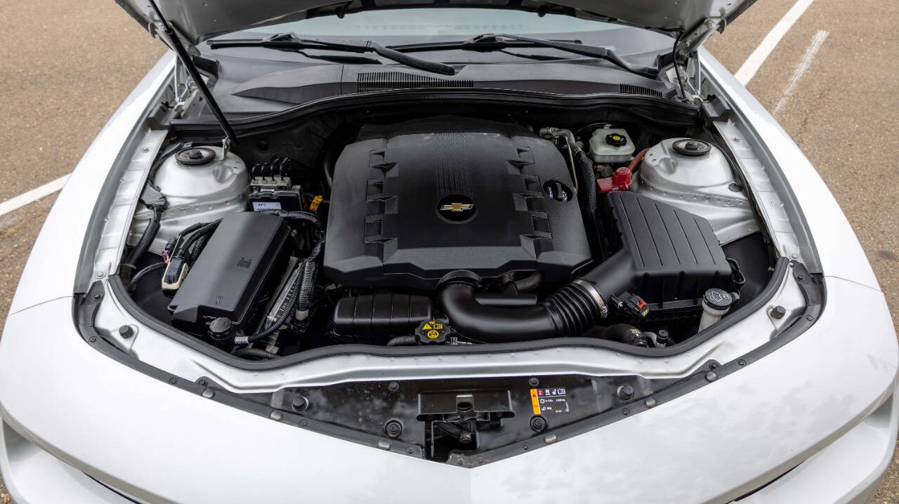 Vehicle image 18 of 24