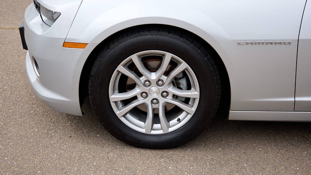 Vehicle image 11 of 24