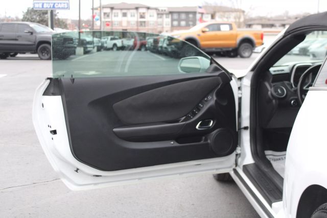 Vehicle image 9 of 32