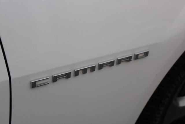 Vehicle image 8 of 32