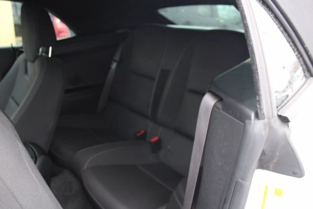 Vehicle image 24 of 32