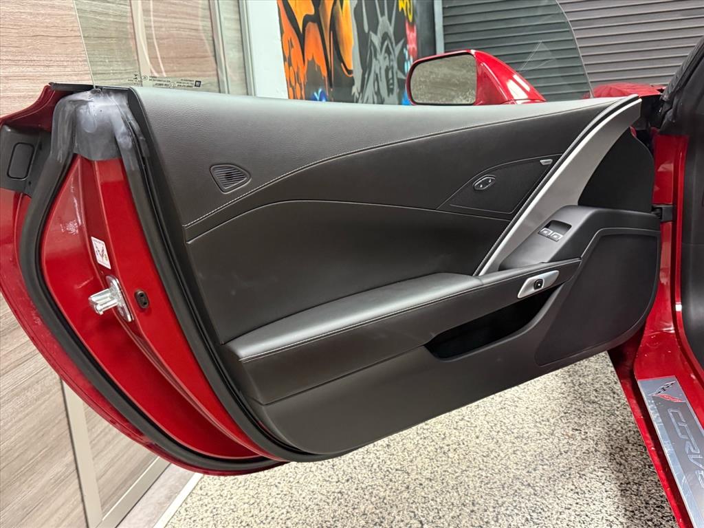 2014 Chevrolet Corvette Stingray 1LT Image 18 of 23