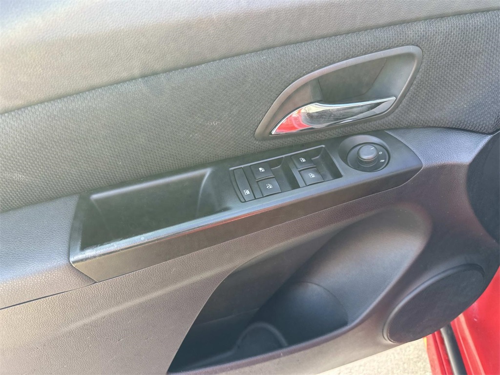 2014 Chevrolet Cruze 1LT Image 17 of 31