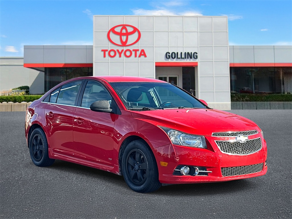 2014 Chevrolet Cruze 1LT Image 2 of 31