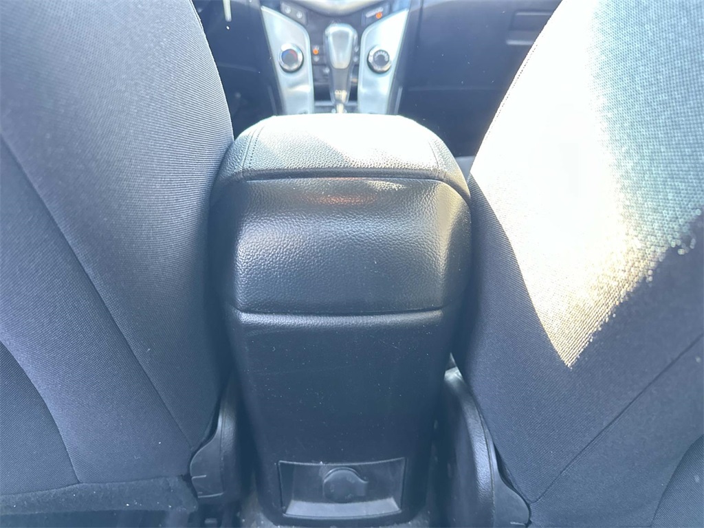 2014 Chevrolet Cruze 1LT Image 29 of 31