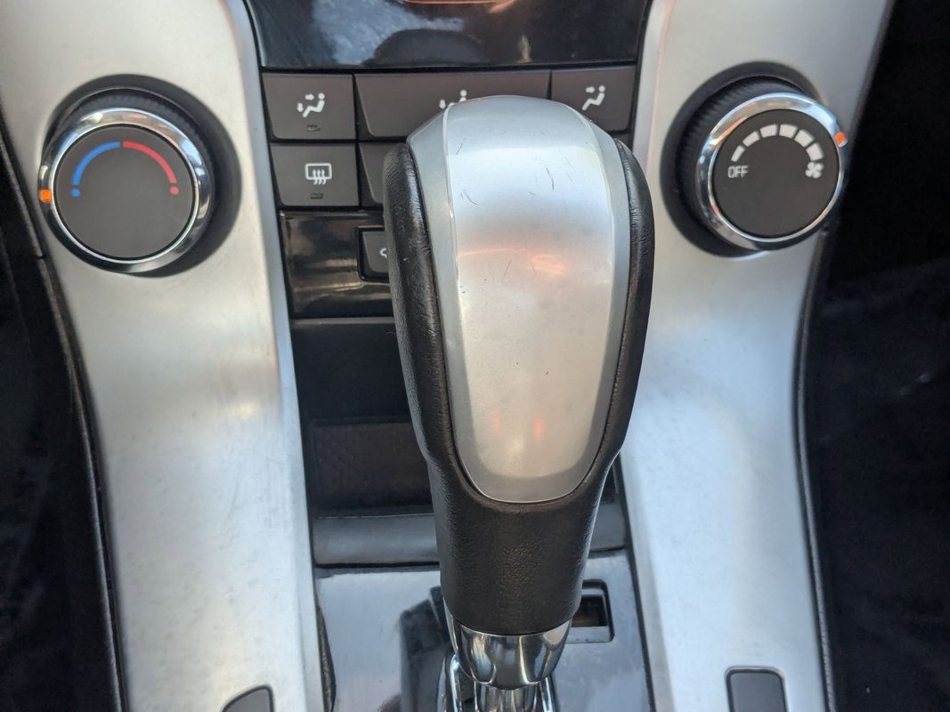 2014 Chevrolet Cruze 1LT Image 10 of 20