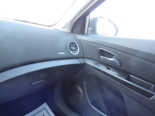 2014 Chevrolet Cruze 1LT Image 18 of 29