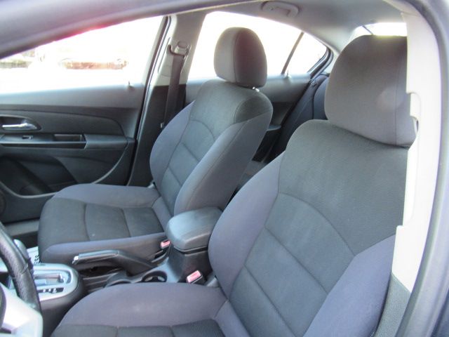2014 Chevrolet Cruze 1LT Image 14 of 29