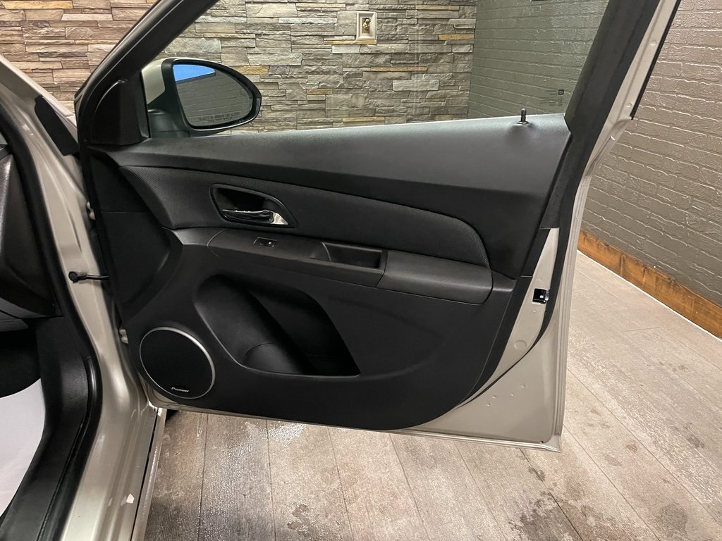 2014 Chevrolet Cruze 2LT Image 26 of 30