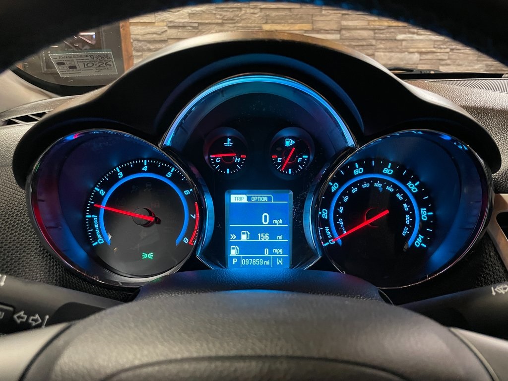 2014 Chevrolet Cruze 2LT Image 18 of 30