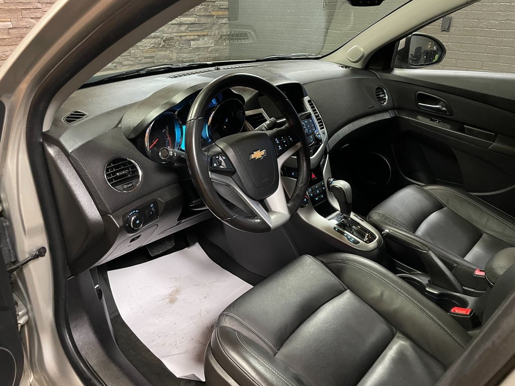 2014 Chevrolet Cruze 2LT Image 16 of 30