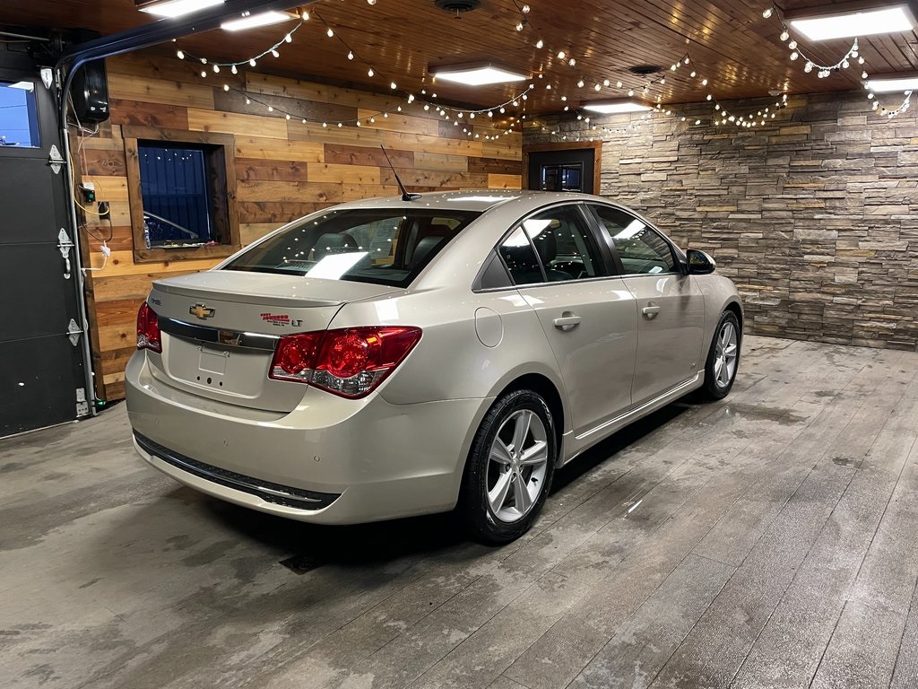 2014 Chevrolet Cruze 2LT Image 3 of 30