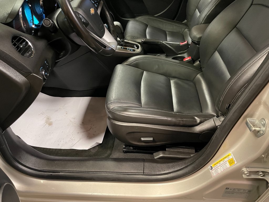 2014 Chevrolet Cruze 2LT Image 27 of 30