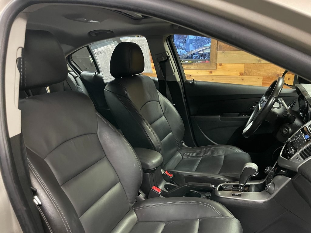 2014 Chevrolet Cruze 2LT Image 9 of 30