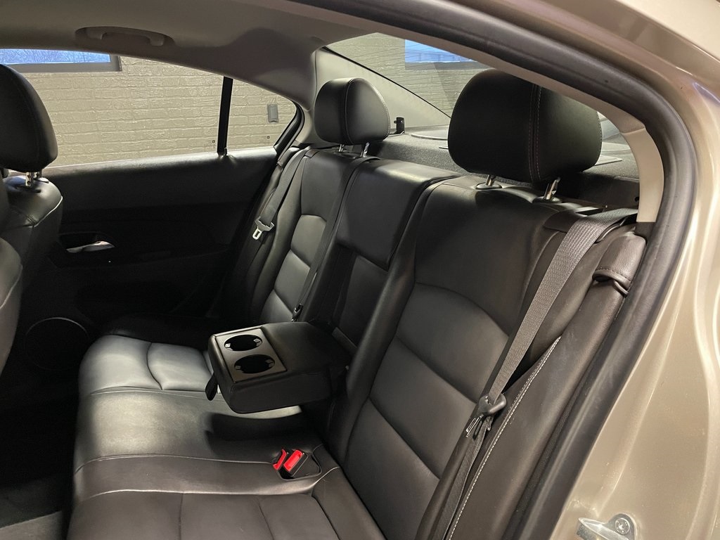 2014 Chevrolet Cruze 2LT Image 8 of 30