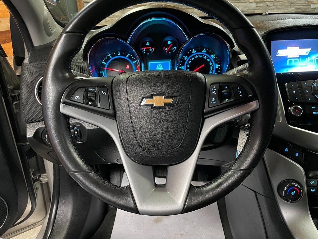 2014 Chevrolet Cruze 2LT Image 17 of 30