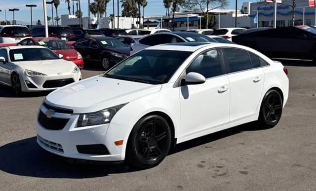 2014 Chevrolet Cruze Diesel Image 2 of 11