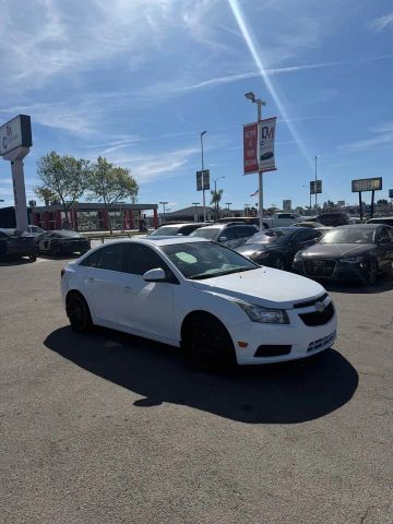 2014 Chevrolet Cruze Diesel Image 3 of 11