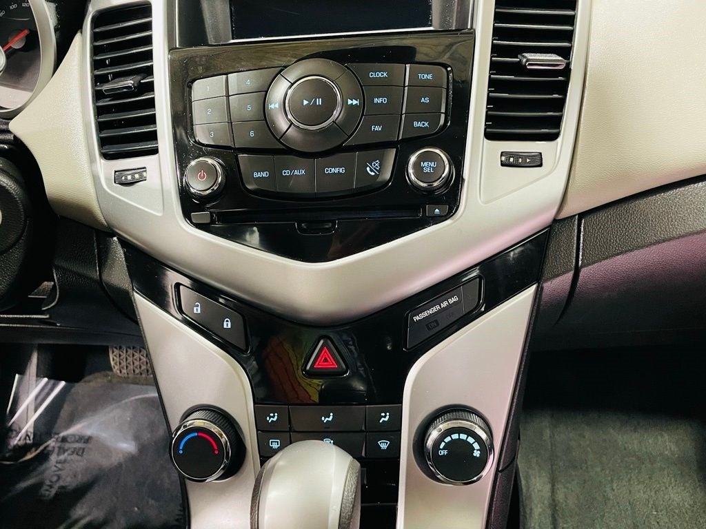 Vehicle image 37 of 45
