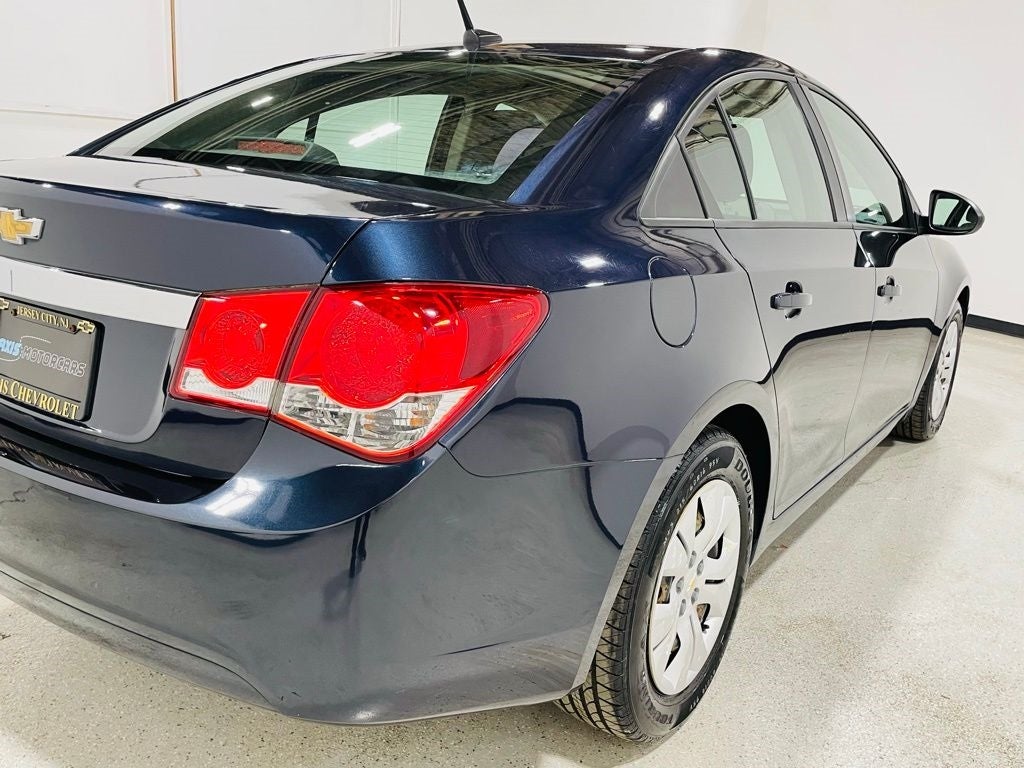 Vehicle image 13 of 45