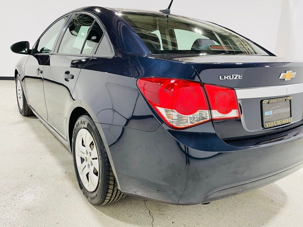 Vehicle image 17 of 45
