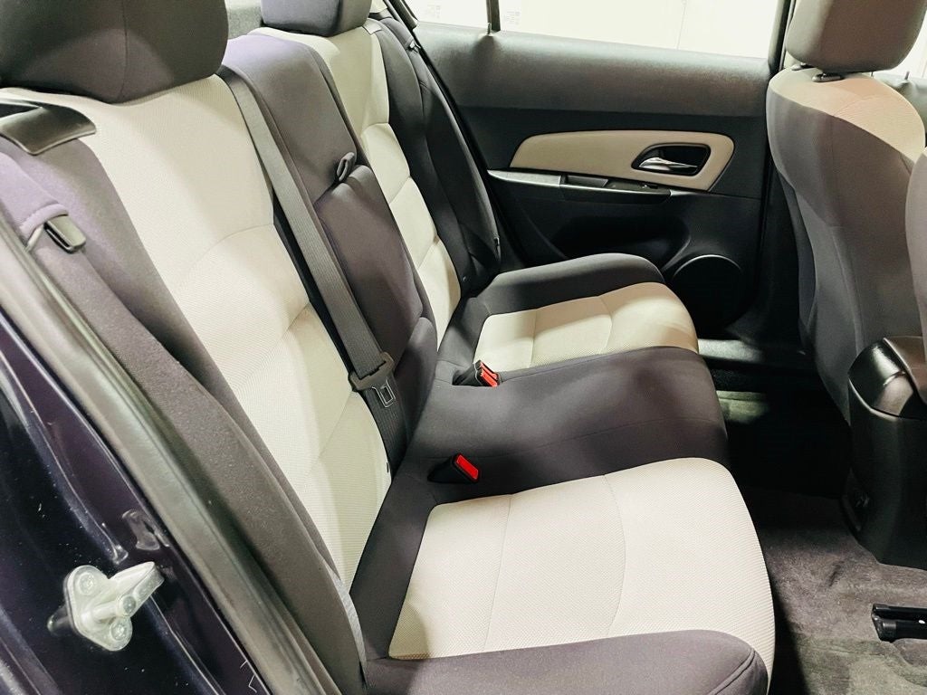Vehicle image 23 of 45