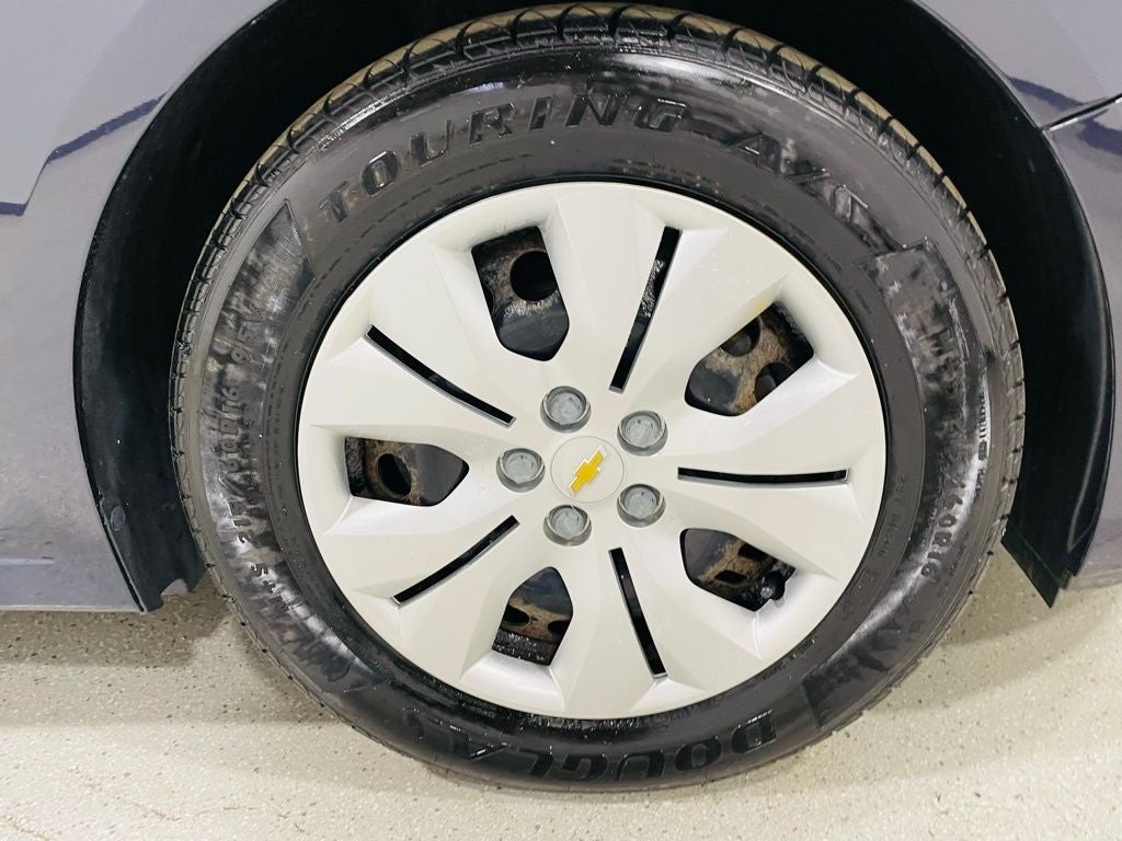 Vehicle image 21 of 45