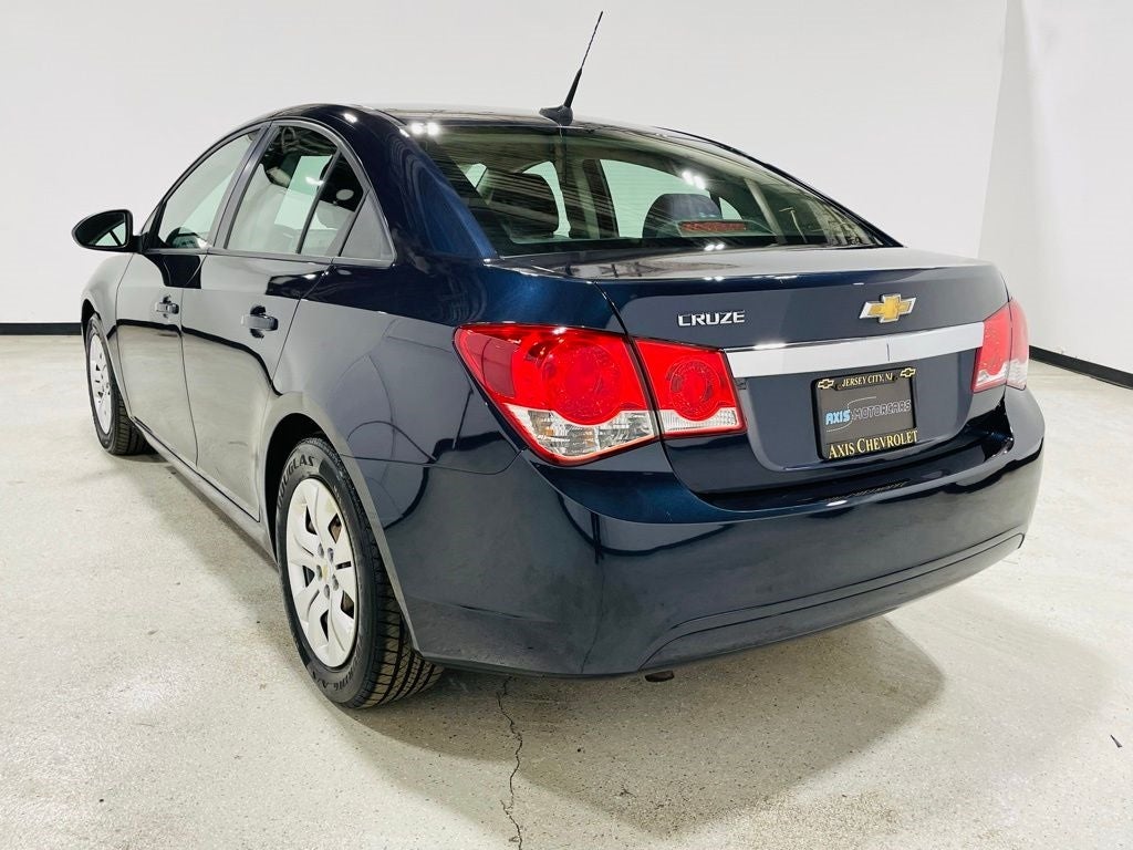 Vehicle image 16 of 45