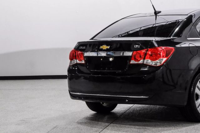 2014 Chevrolet Cruze LTZ Image 10 of 60
