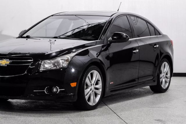 2014 Chevrolet Cruze LTZ Image 2 of 60