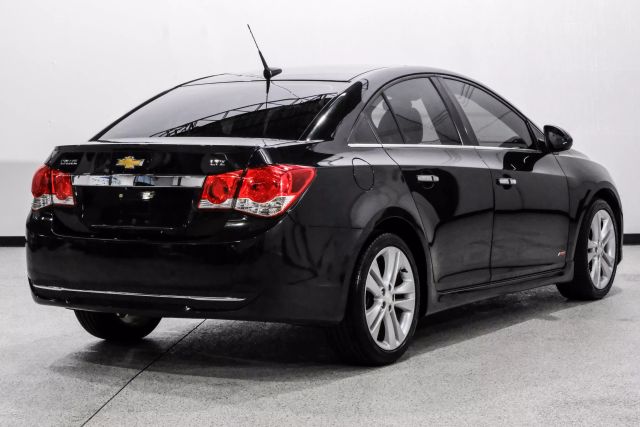 2014 Chevrolet Cruze LTZ Image 8 of 60