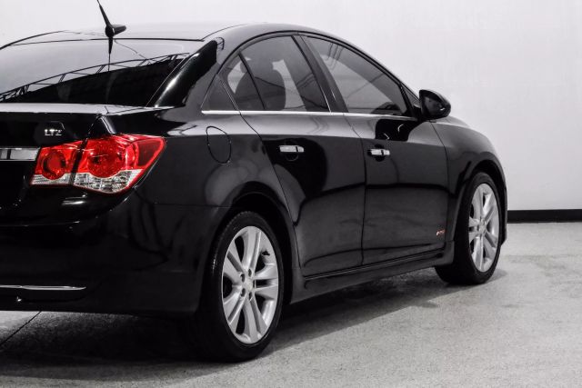 2014 Chevrolet Cruze LTZ Image 9 of 60