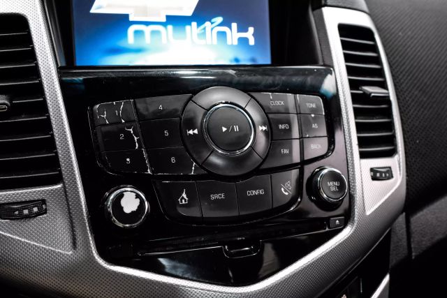 2014 Chevrolet Cruze LTZ Image 33 of 60