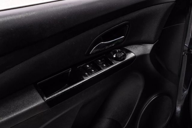 2014 Chevrolet Cruze LTZ Image 44 of 60