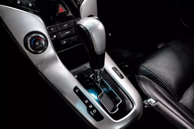 2014 Chevrolet Cruze LTZ Image 34 of 60