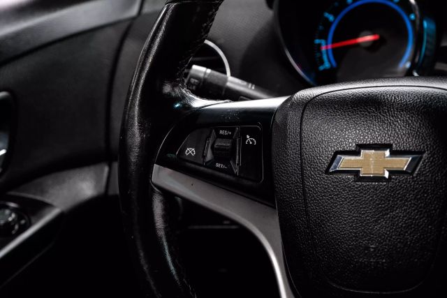2014 Chevrolet Cruze LTZ Image 25 of 60